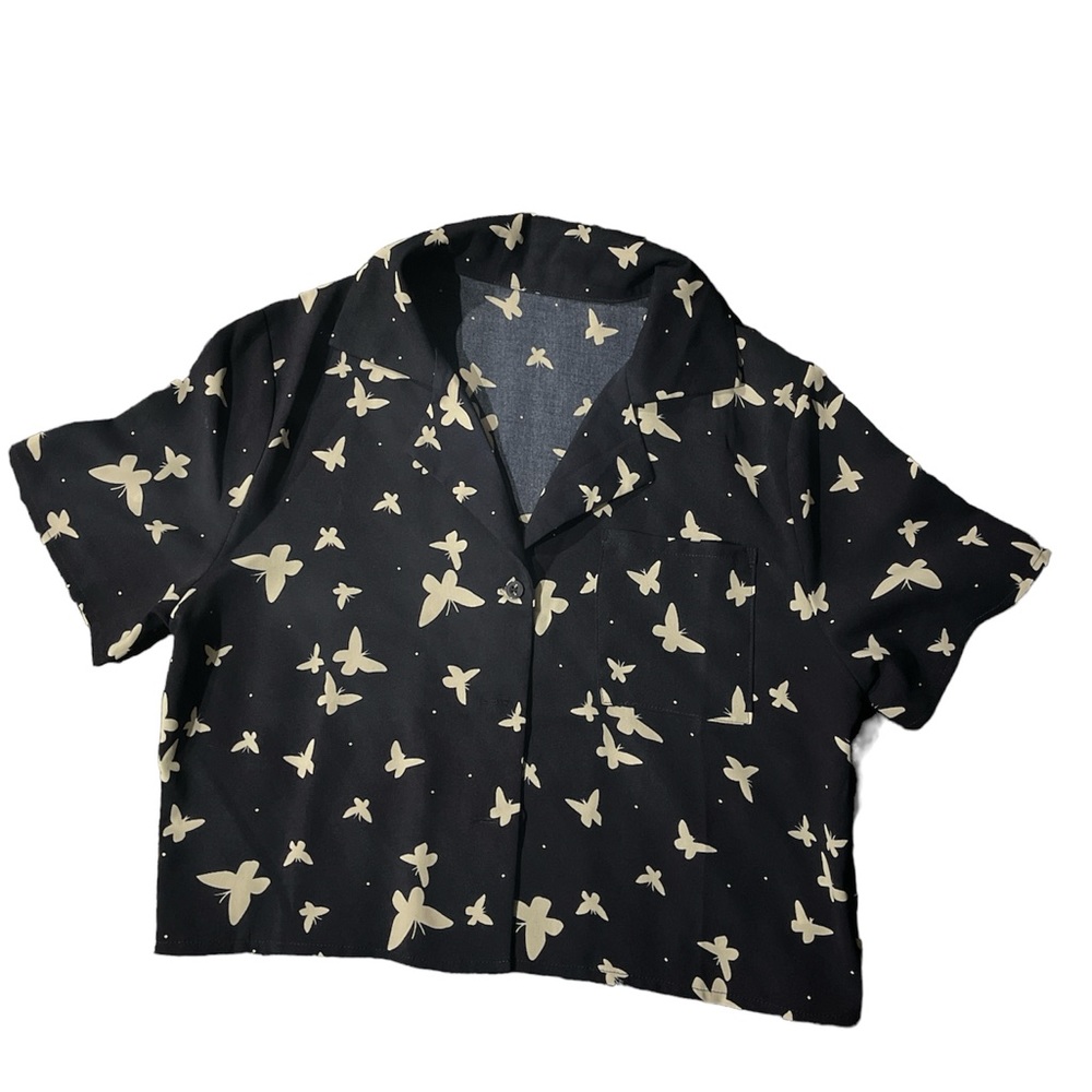 Black white butterfly print short sleeve button down top large